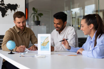 The Complete Guide to Employer of Record Services and International HR Solutions